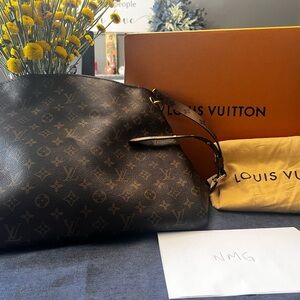 Louis Vuitton Artsy MM